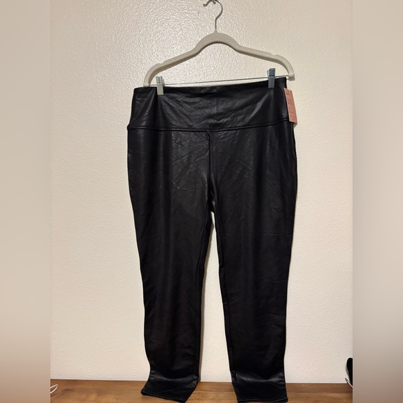 Quince Metallic Black Leggings - Picture 2 of 7